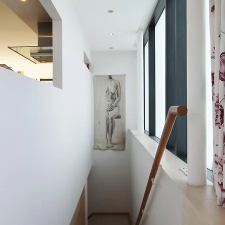 Penthouse Grafton Street 2 *